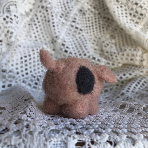 Handmade Needle Felted farm pig - Picture 5 of 16